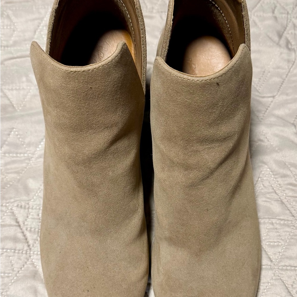 Universal Thread Beige Suede Heeled Boots